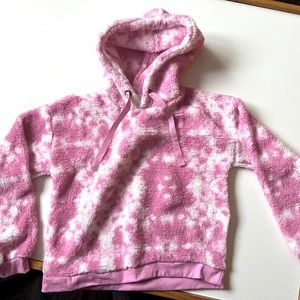 Pink and white fluffy sweatshirt cropped